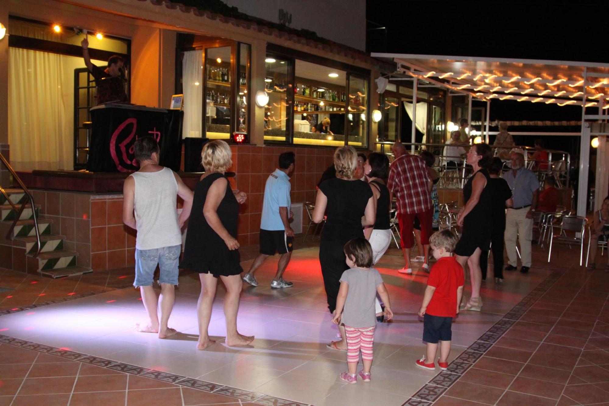 Hotel Univers Roses Dış mekan fotoğraf