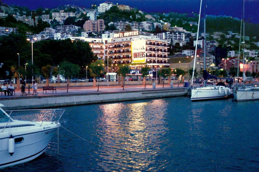Hotel Univers Roses Dış mekan fotoğraf