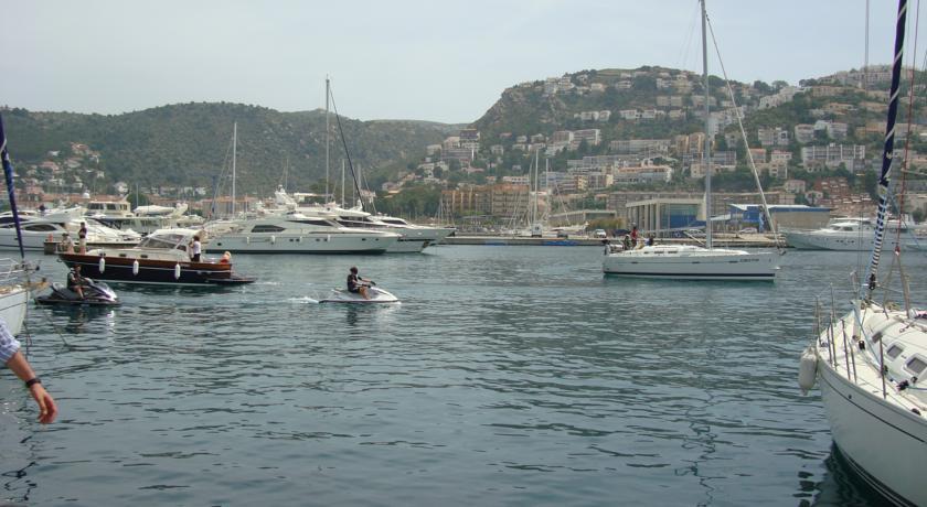 Hotel Univers Roses Dış mekan fotoğraf