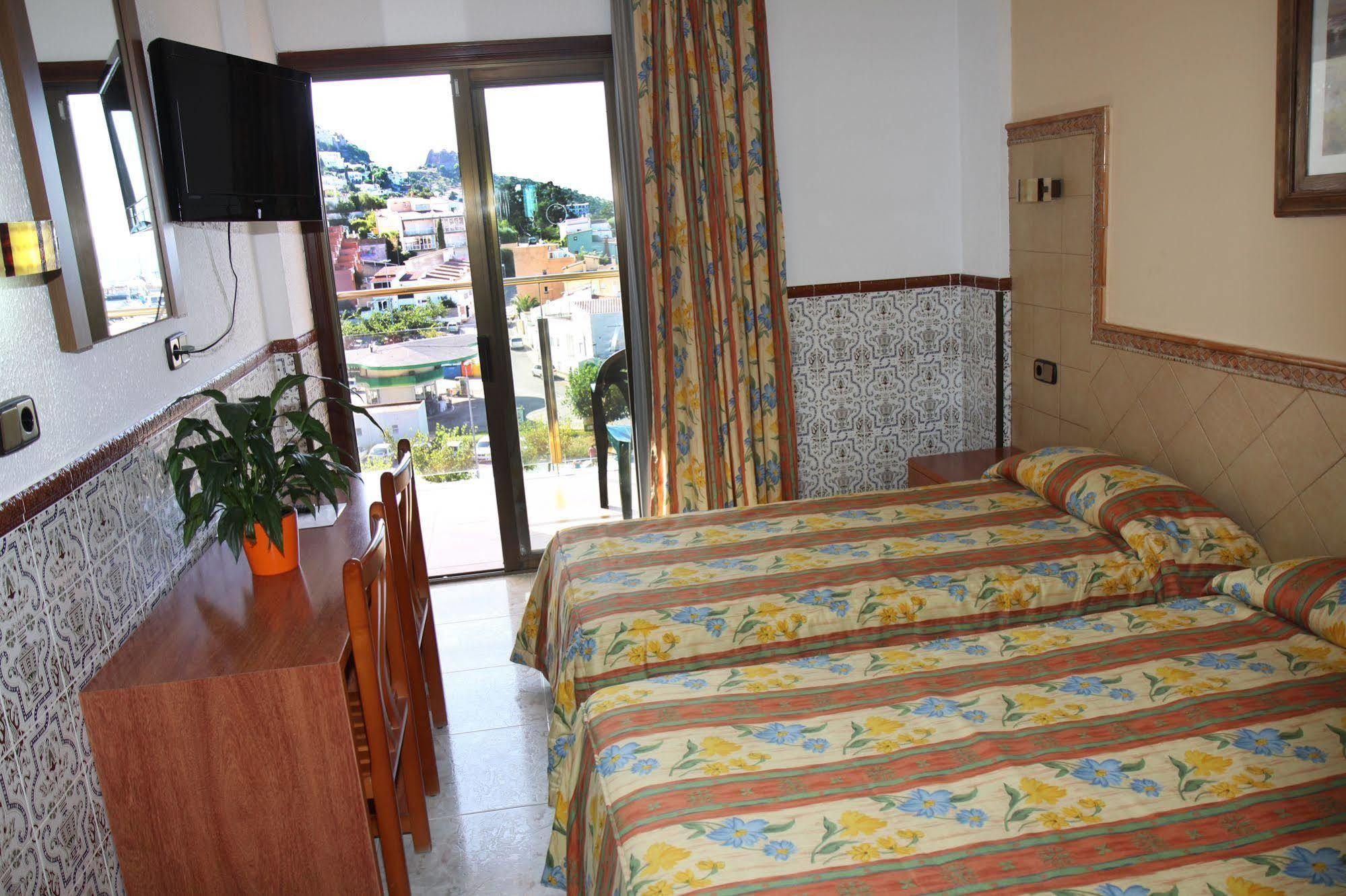 Hotel Univers Roses Dış mekan fotoğraf